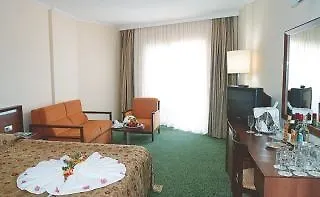 Queens Park Hotel